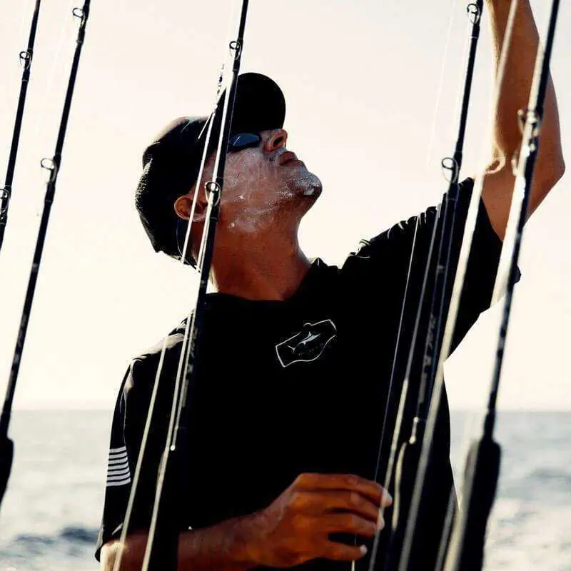 Marque T-Shirt Technique Mantra manches courtes à capuche Billfish Gear
